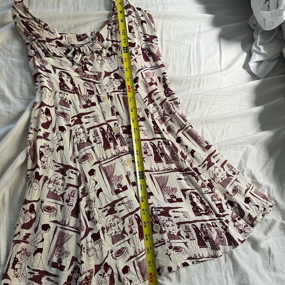 Reformation mini dress in rare burgundy and white print like new - Picture 5 of 7